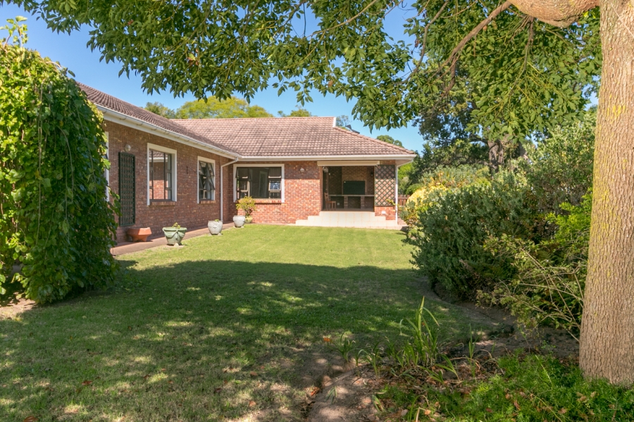 To Let 4 Bedroom Property for Rent in Hunters Home Western Cape